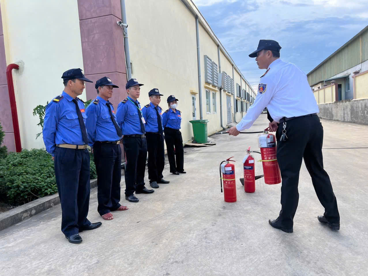 Huấn luyện phòng cháy chữa cháy cho bảo vệ